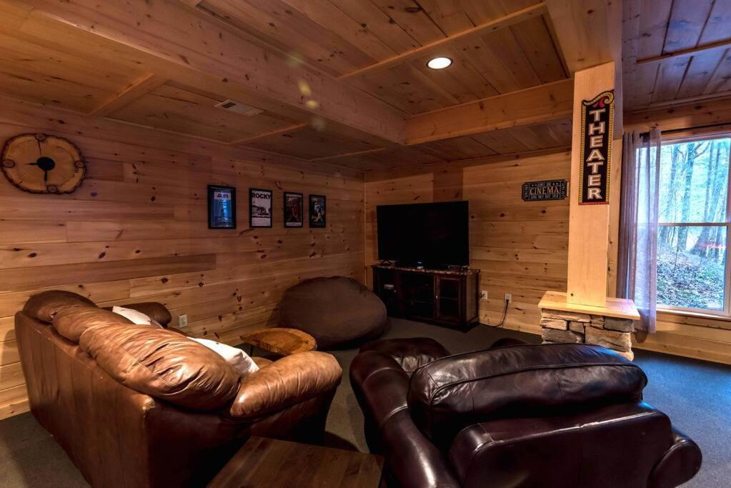 Private Creekside Cabin+Hot Tub,Pool Table, & Pets Ellijay Exterior photo