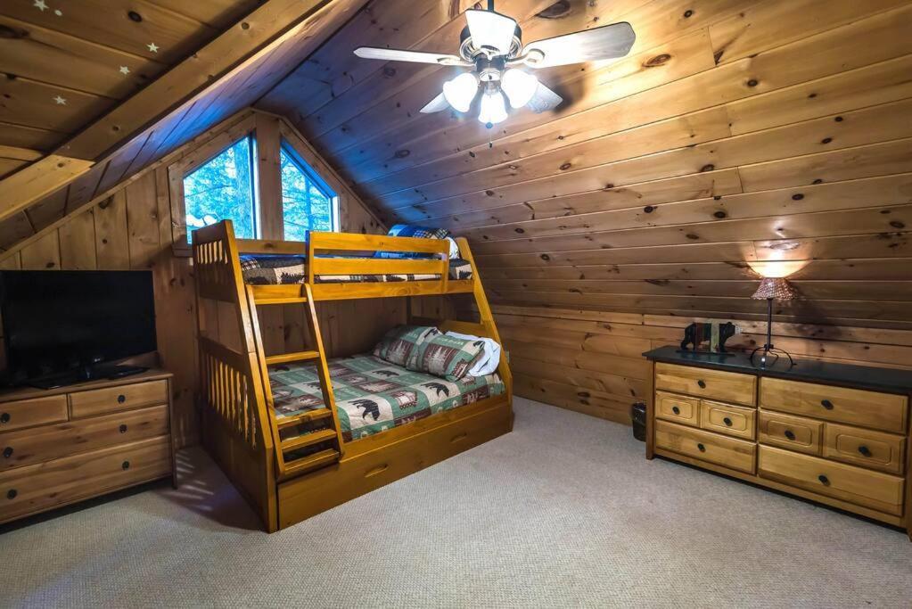 Private Creekside Cabin+Hot Tub,Pool Table, & Pets Ellijay Exterior photo