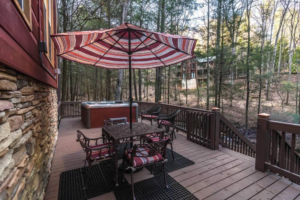 Private Creekside Cabin+Hot Tub,Pool Table, & Pets Ellijay Exterior photo
